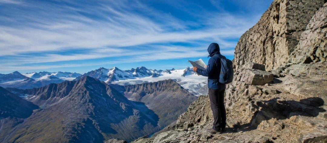 Protocolos de seguridad en montaña: evaluación de riesgos y equipo esencial