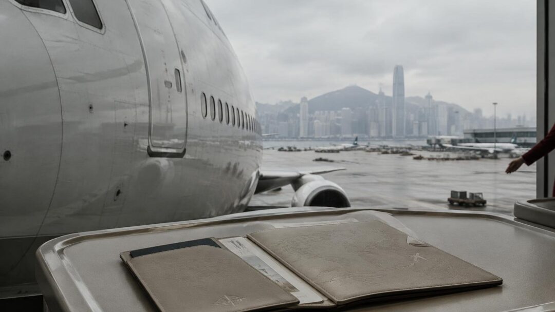 Emirates expande a tres vuelos diarios y presenta A380 en Hong Kong