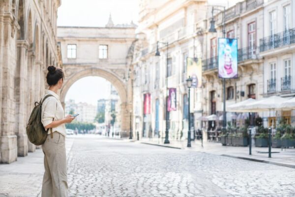 Guía práctica para evitar la sobrecarga informativa al viajar