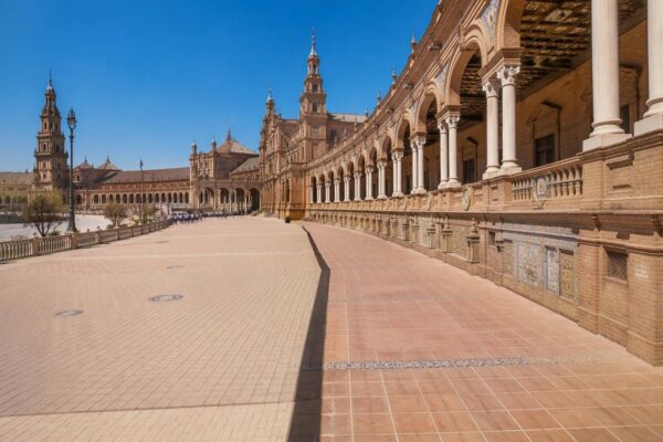 Plaza de España: límites de tiempo y tarifas bajo la nueva norma