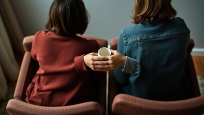 rose byrne and kristen wiig reunite and the best rom coms to stream now 1771967754