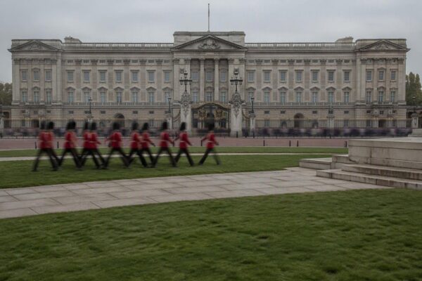 Royal palace confronts Earl Spencer over Diana memoir claims