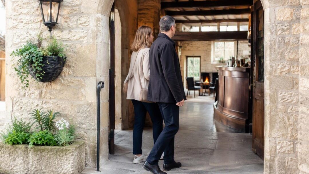 Sussexes spotted at The Falkland Arms on first UK appearance
