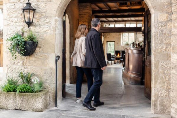 Sussexes spotted at The Falkland Arms on first UK appearance