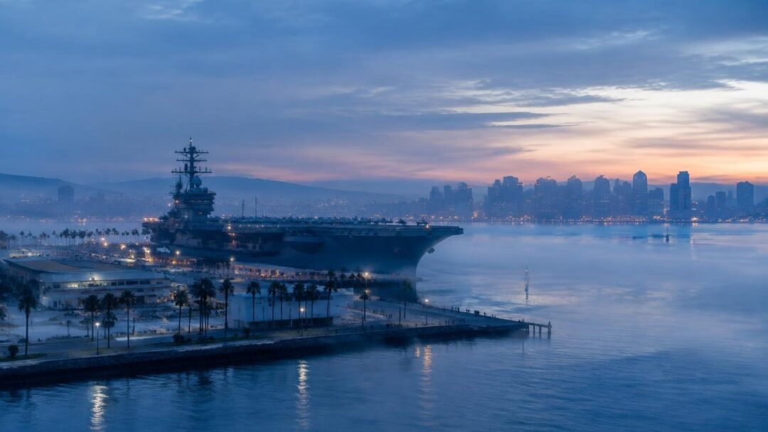 USS Abraham Lincoln returns, visitor line erupts in San Diego