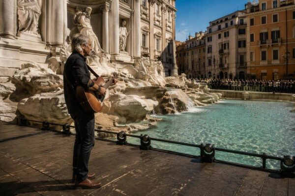 Guccini, il cantautore che conquistò Roma con la sua musica