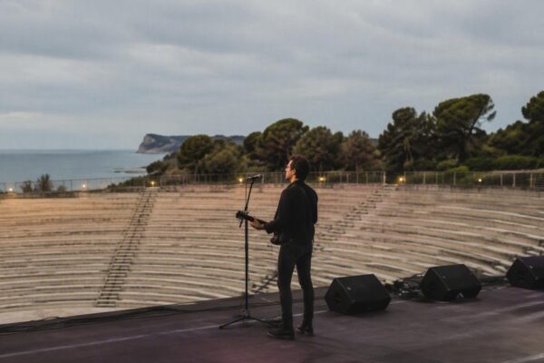 Sal Da Vinci in concerto a Sabaudia: la magia della musica dal vivo
