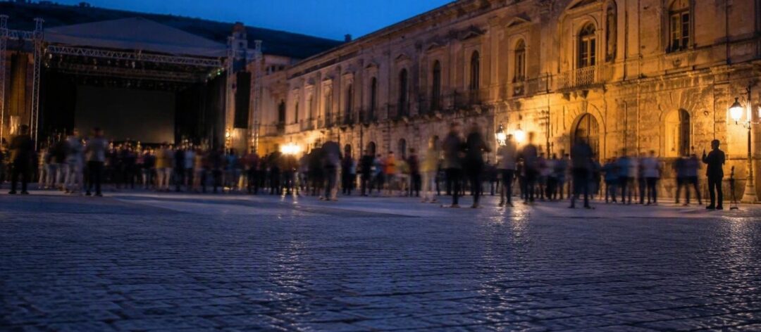 Annullato il live di Enrico Ruggeri a Palazzo Adriano: problema di salute e programma aggiornato