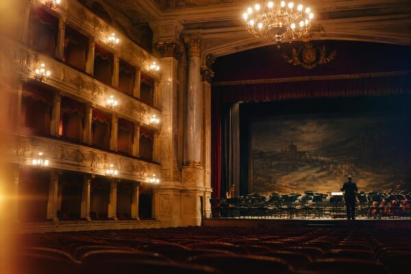 Concerti d’apertura a Modica: l’Orchestra Bellini sotto la direzione di Mārtiņš Ozoliņš