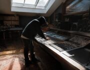 Dedica di Ernia prende la prima posizione nella classifica EarOne