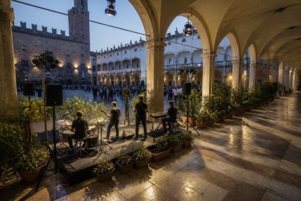 Indoor Garden Party di Russell Crowe a Marostica: data, location e biglietti