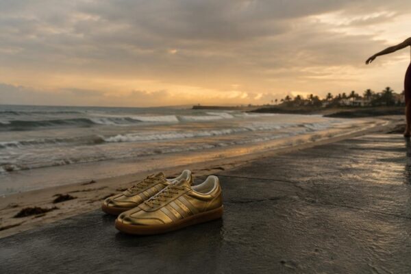 Nuova sneaker Bad Bunny x Adidas: Gazelle Solar Gold per $140