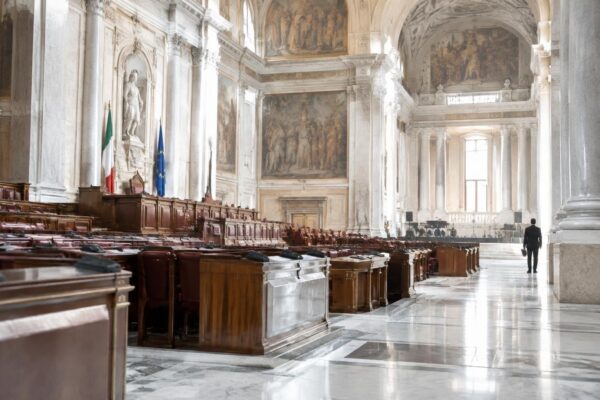 Propaganda Live 9 ottobre: reportage sulla legge elettorale e musica irlandese