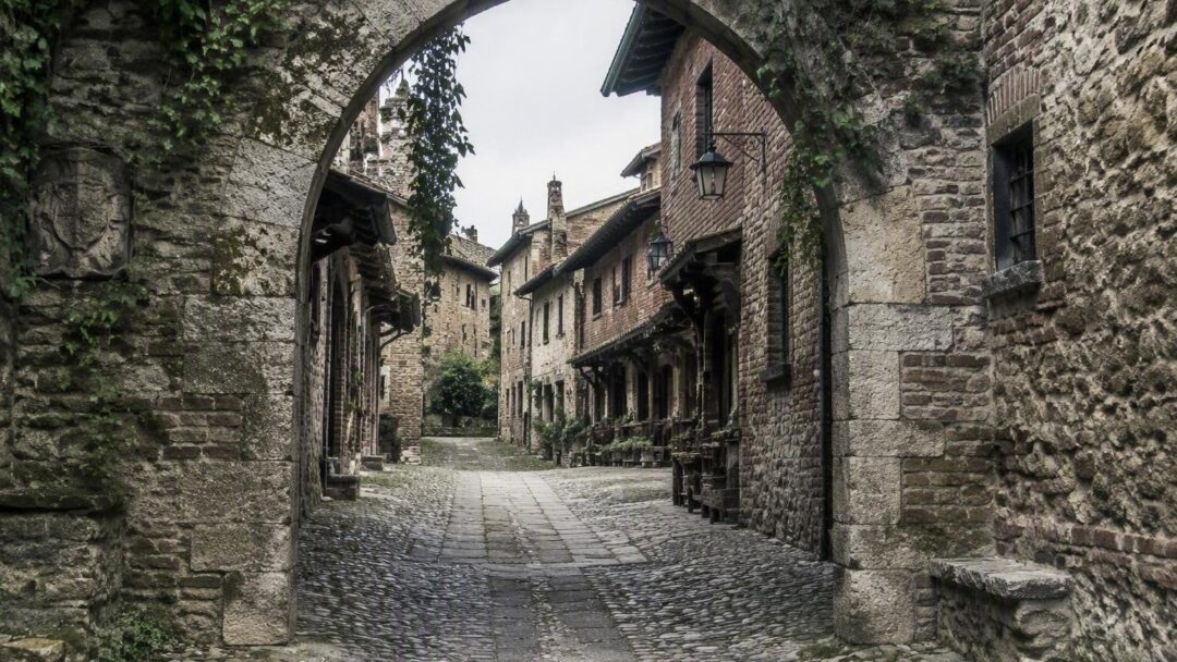 Scopri Grazzano Visconti, il borgo medievale che ricorda Hogwarts
