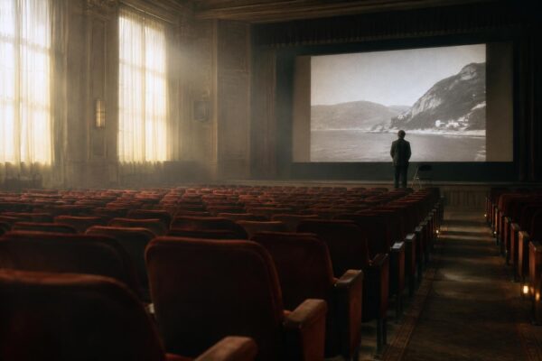 Rivivi le uscite cinematografiche del 1986 con The Nerdy
